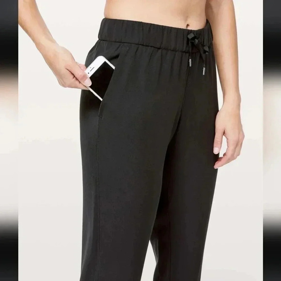 Lululemon On The Fly Jogger Black 8 - Picture 5 of 9